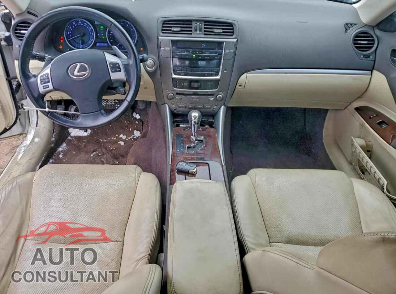 LEXUS IS 2012 - JTHCF5C28C5055839