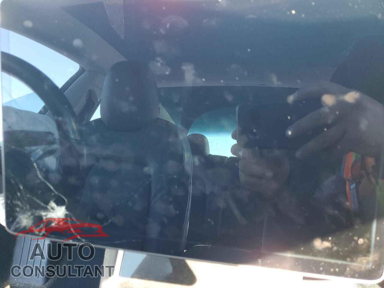TESLA MODEL 3 2018 - 5YJ3E1EA5JF171772