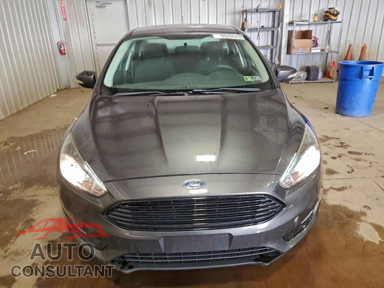 FORD FOCUS 2017 - 1FADP3FE8HL259949