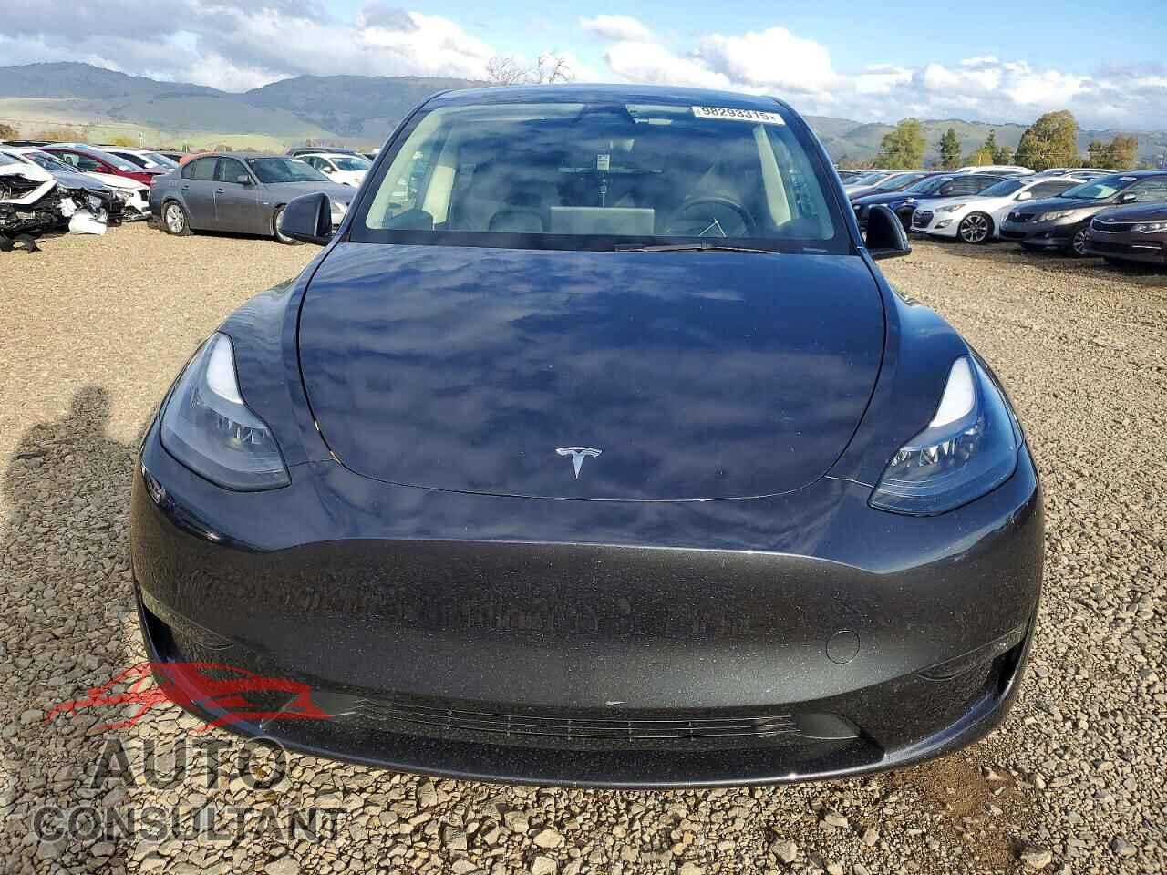 TESLA MODEL Y 2025 - 7SAYGAEE1SF260360