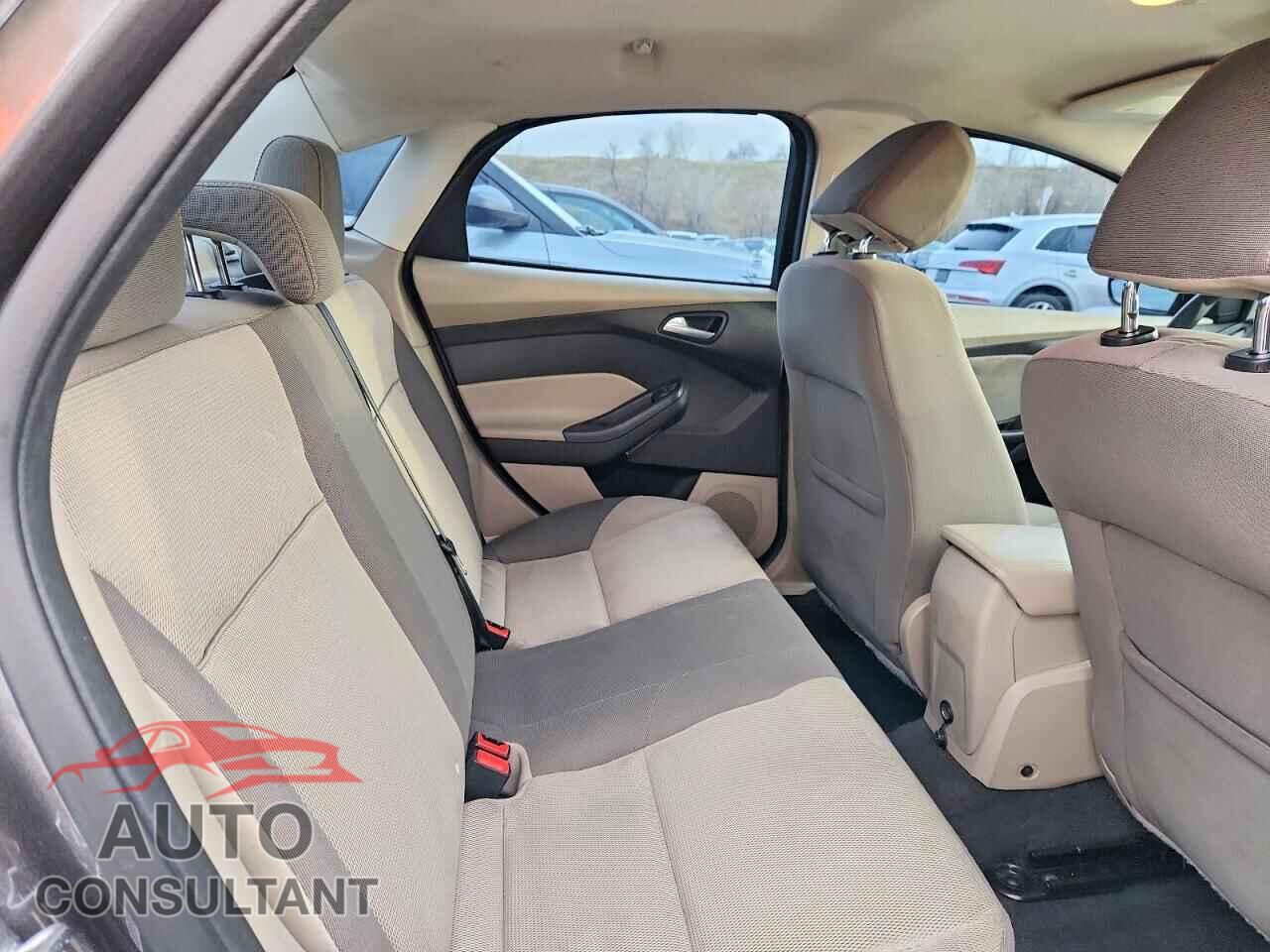 FORD FOCUS 2014 - 1FADP3F22EL381739