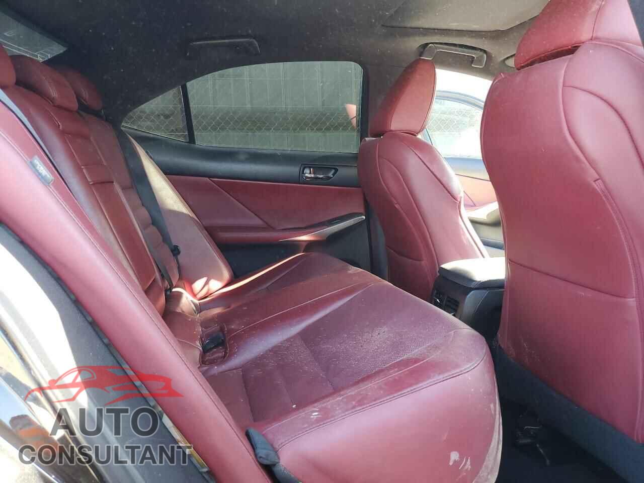 LEXUS IS 2016 - JTHBA1D20G5017187