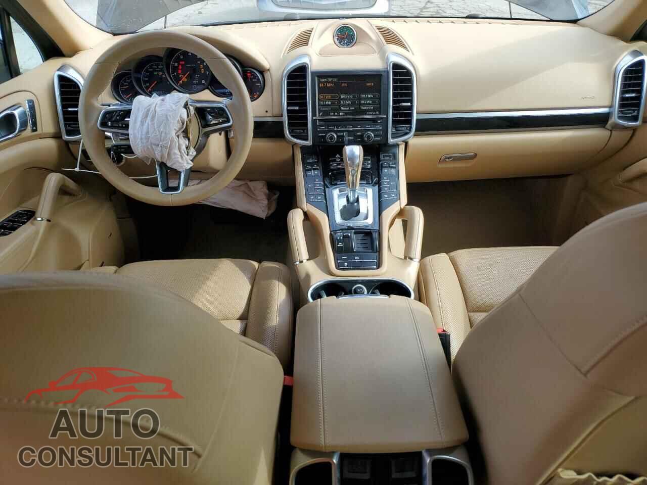 PORSCHE CAYENNE 2016 - WP1AA2A23GLA11143