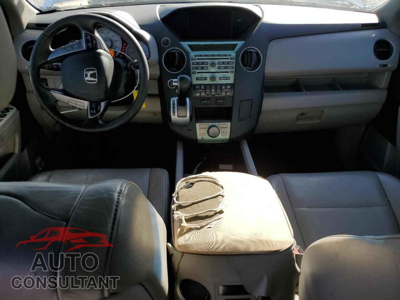 HONDA PILOT 2011 - 5FNYF4H94BB036693