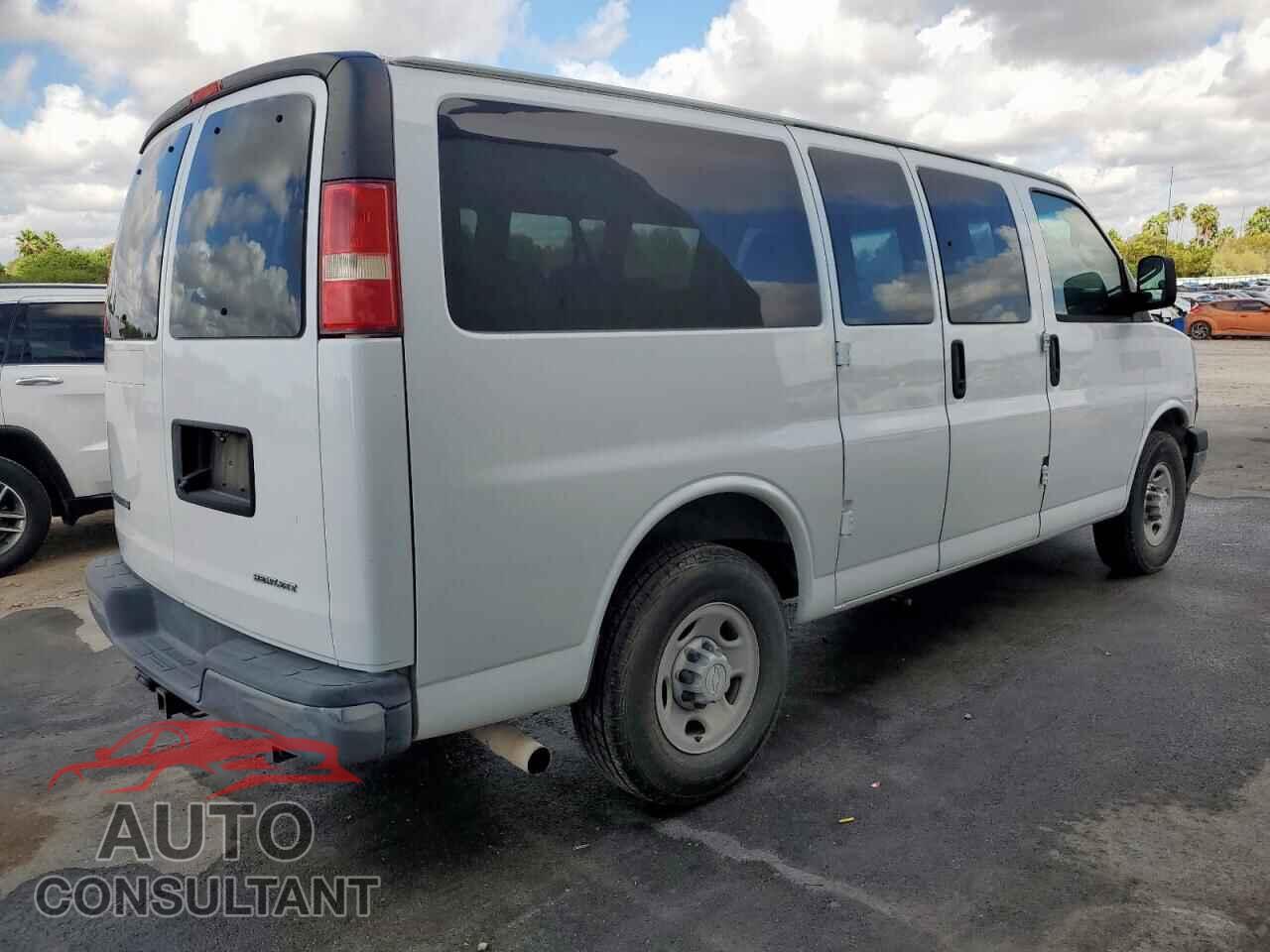 CHEVROLET EXPRESS 2017 - 1GAWGEFF8H1111053