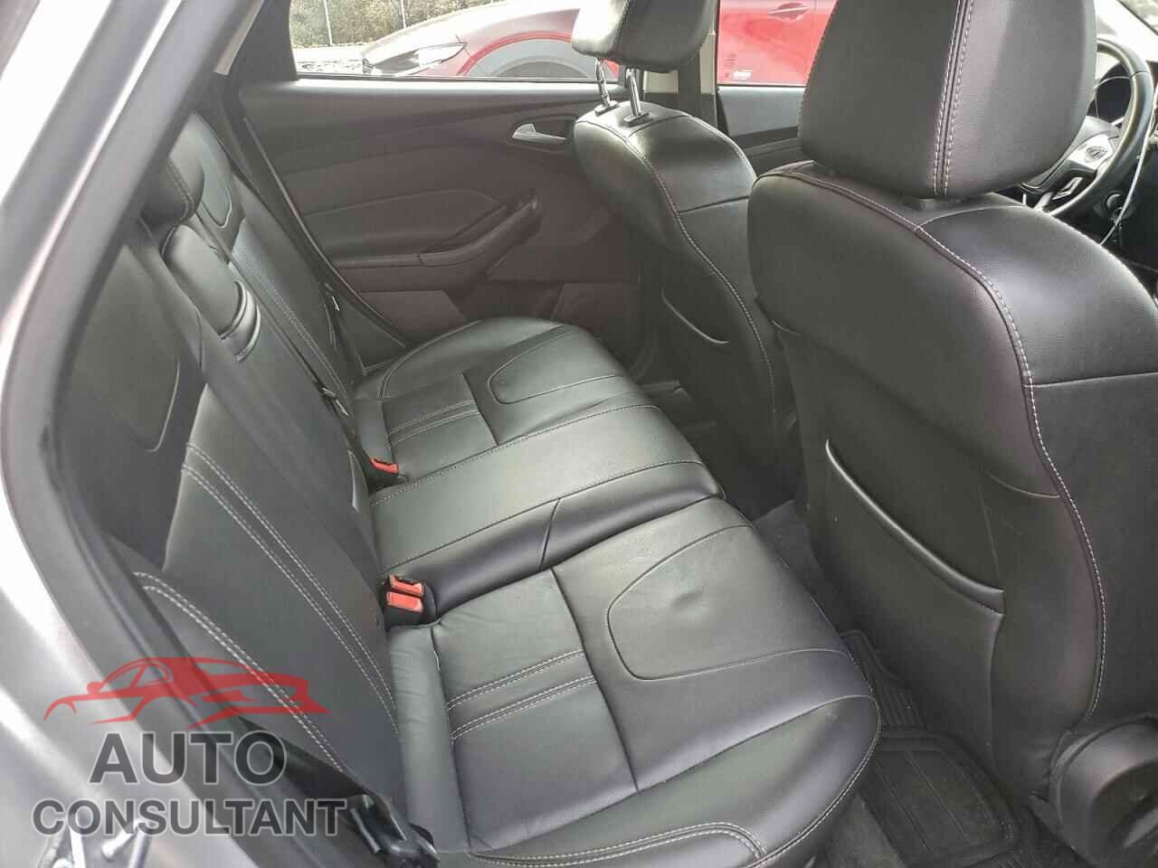FORD FOCUS 2013 - 1FADP3K2XDL103448