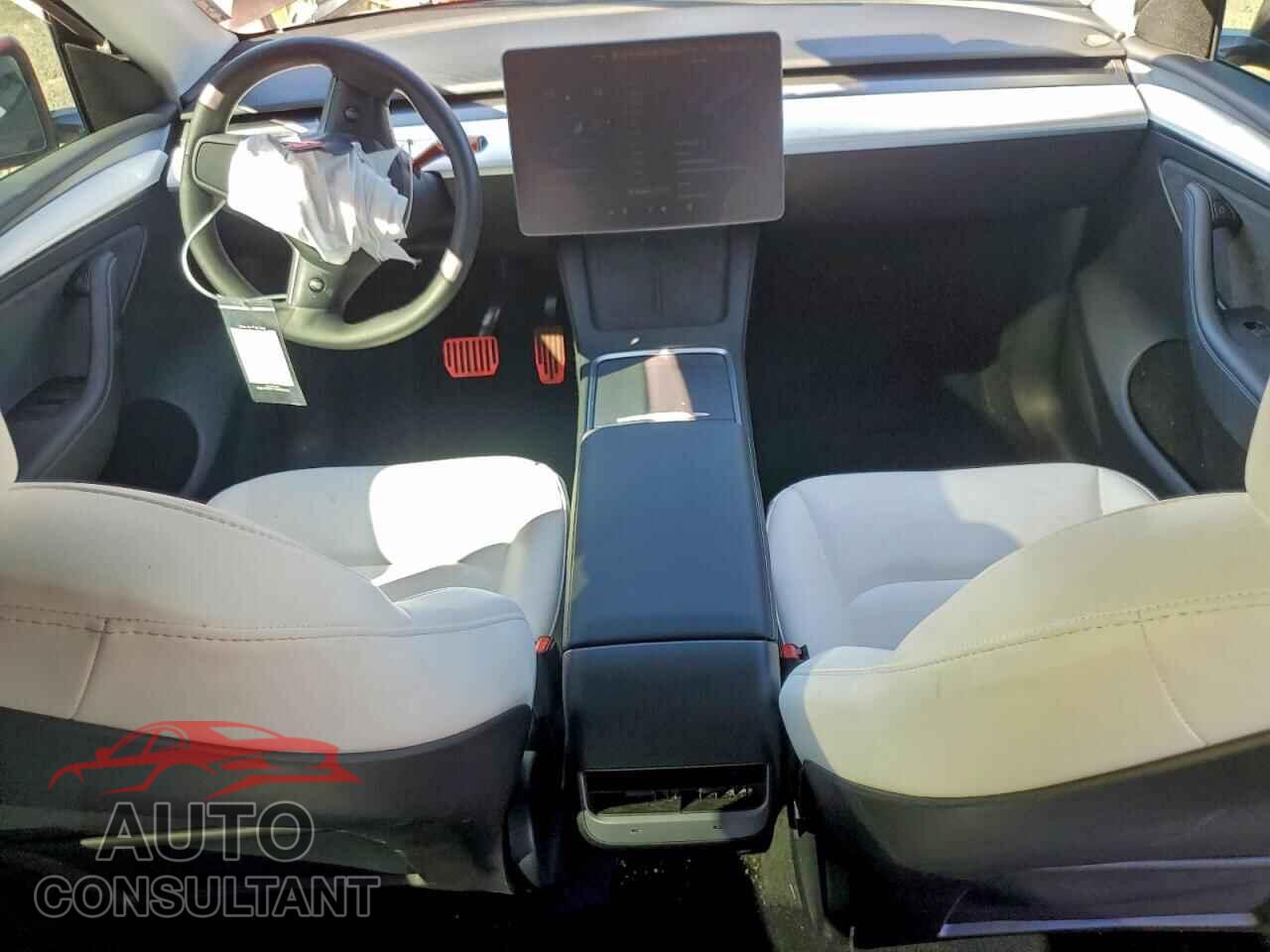 TESLA MODEL Y 2024 - 7SAYGDED3RF040639