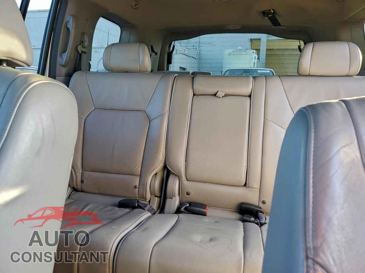 HONDA PILOT 2011 - 5FNYF3H52BB001741
