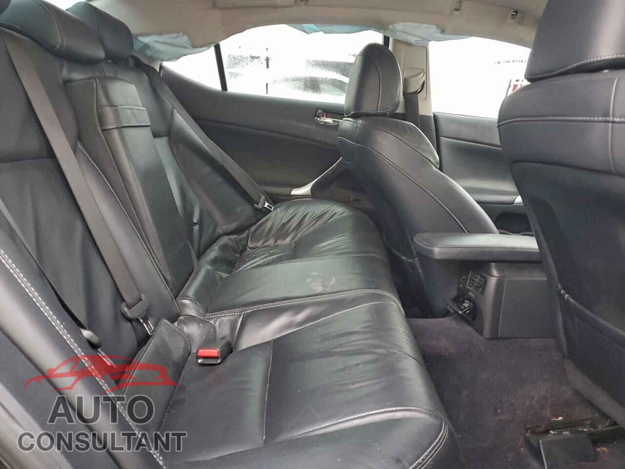 LEXUS IS 2011 - JTHBF5C25B5141202