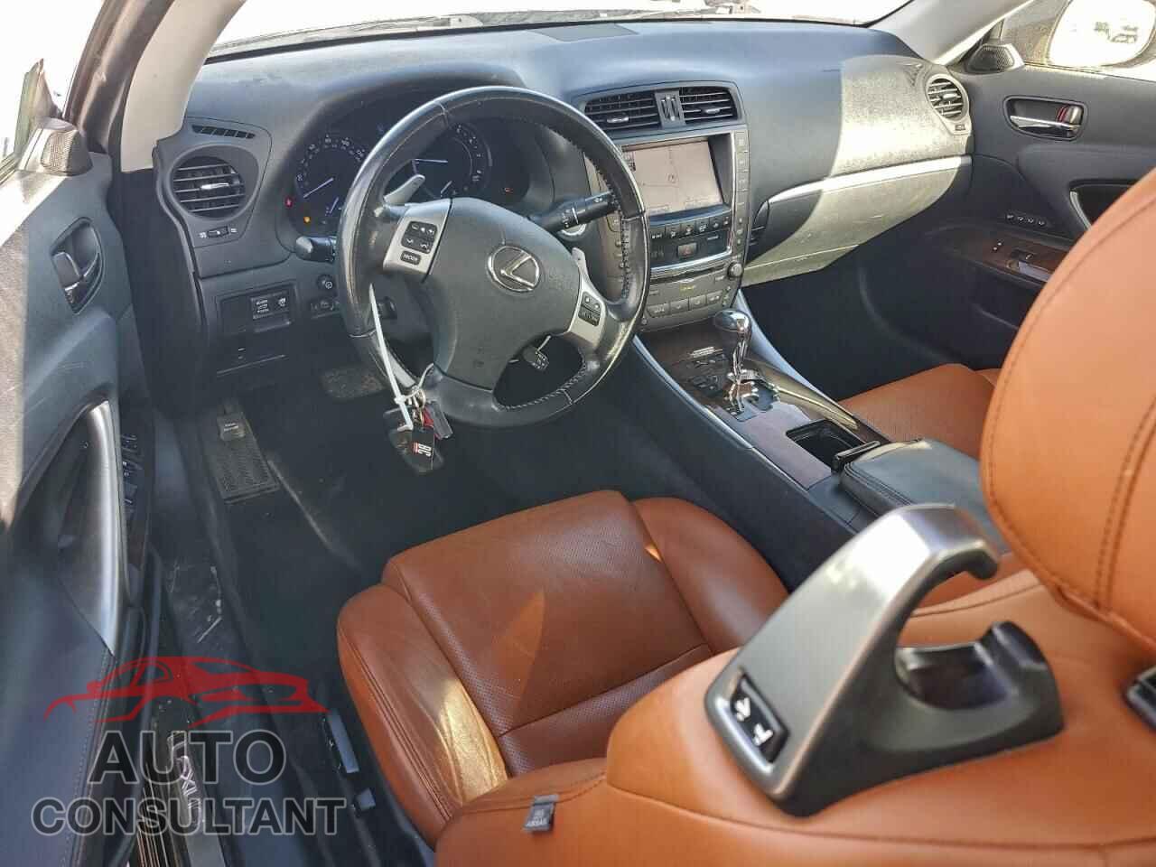 LEXUS IS 2011 - JTHFF2C21B2520764