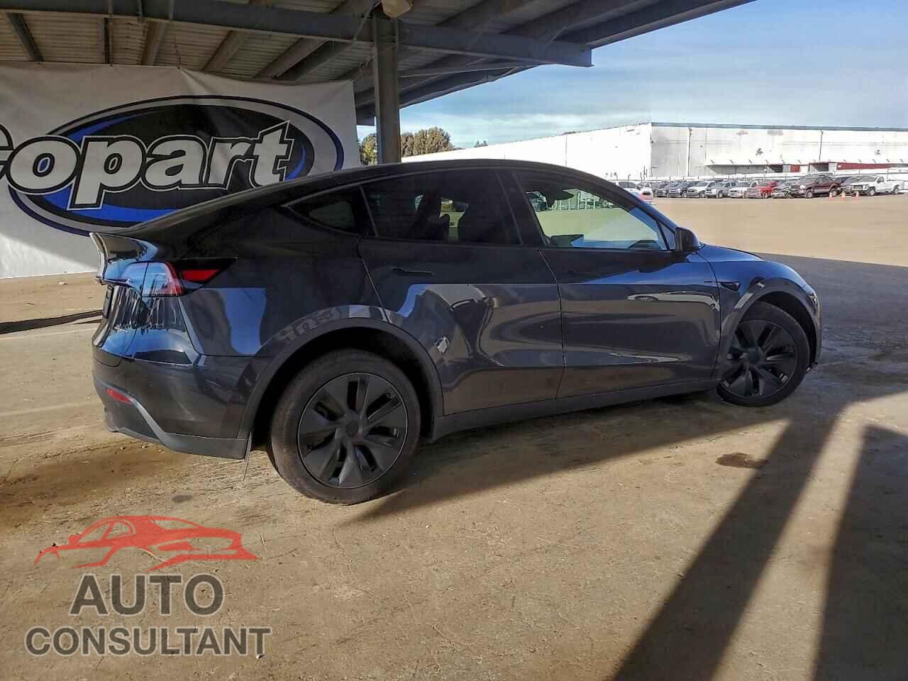 TESLA MODEL Y 2025 - 7SAYGAEE1SF279426