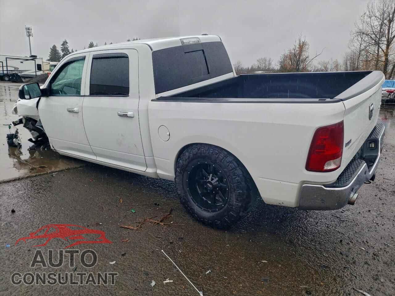 DODGE RAM 1500 2012 - 1C6RD7NT5CS202176