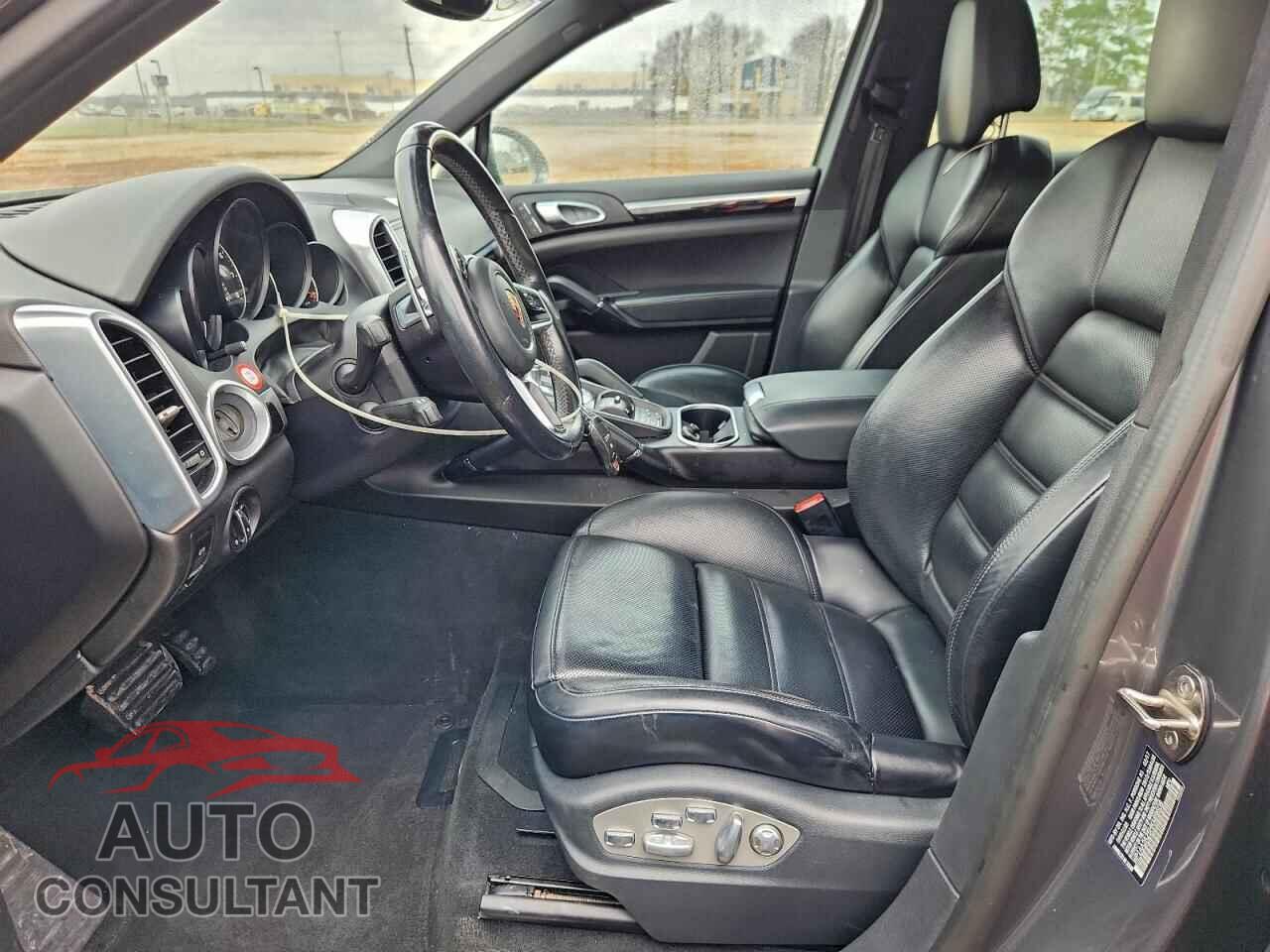 PORSCHE CAYENNE 2017 - WP1AA2A25HKA89608