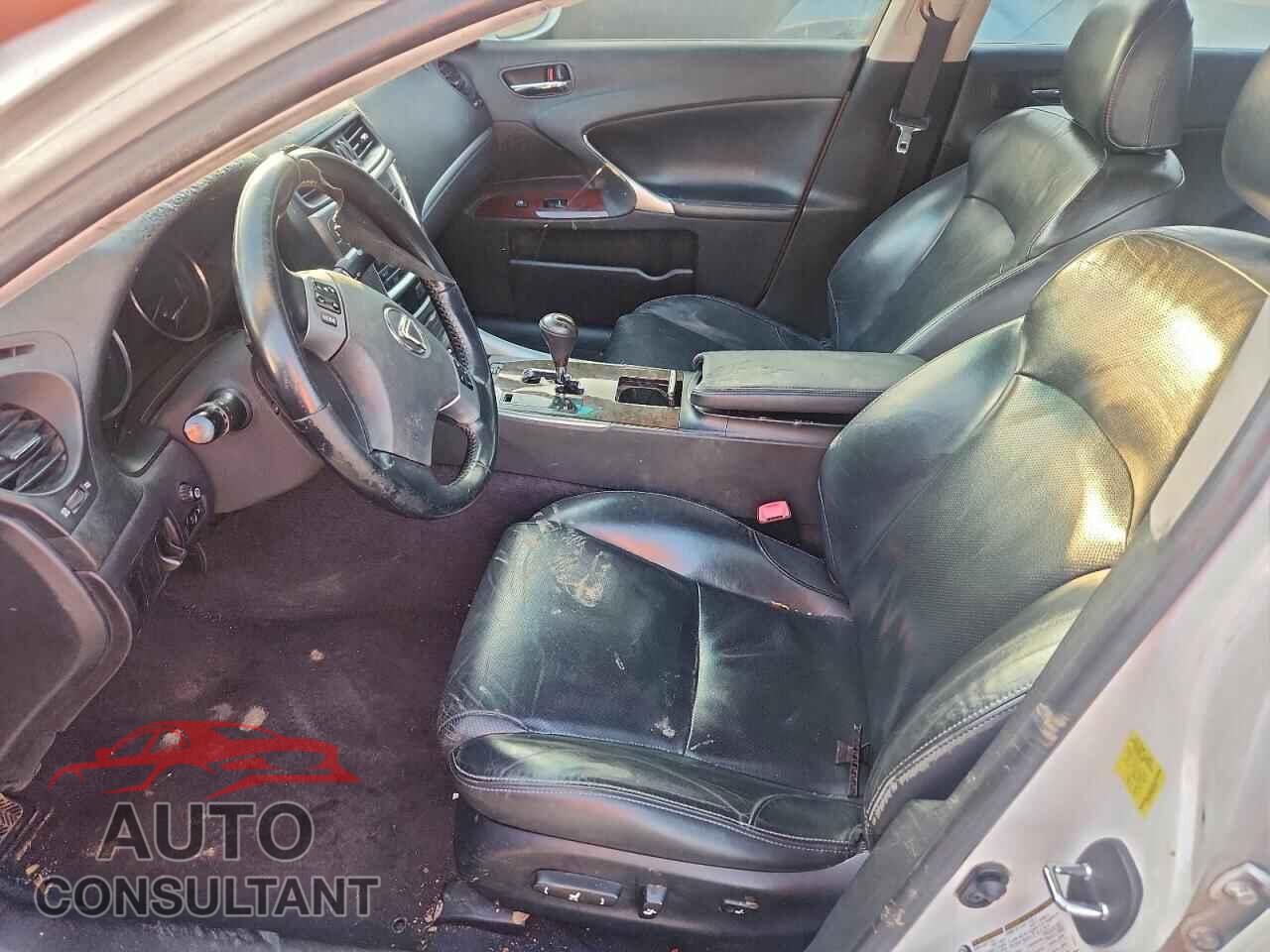 LEXUS IS 2011 - JTHBF5C29B5142255