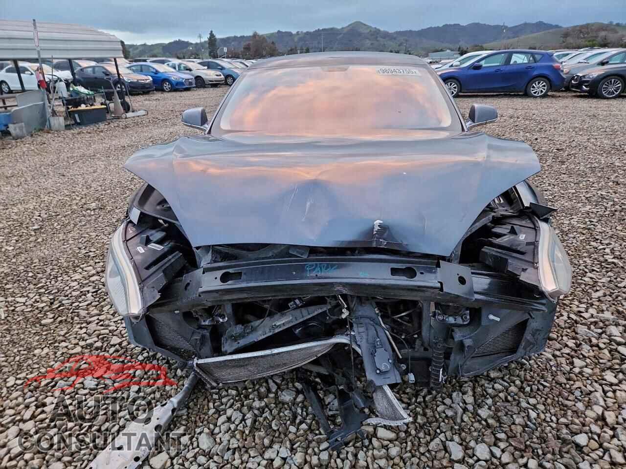 TESLA MODEL S 2014 - 5YJSA1H13EFP48002