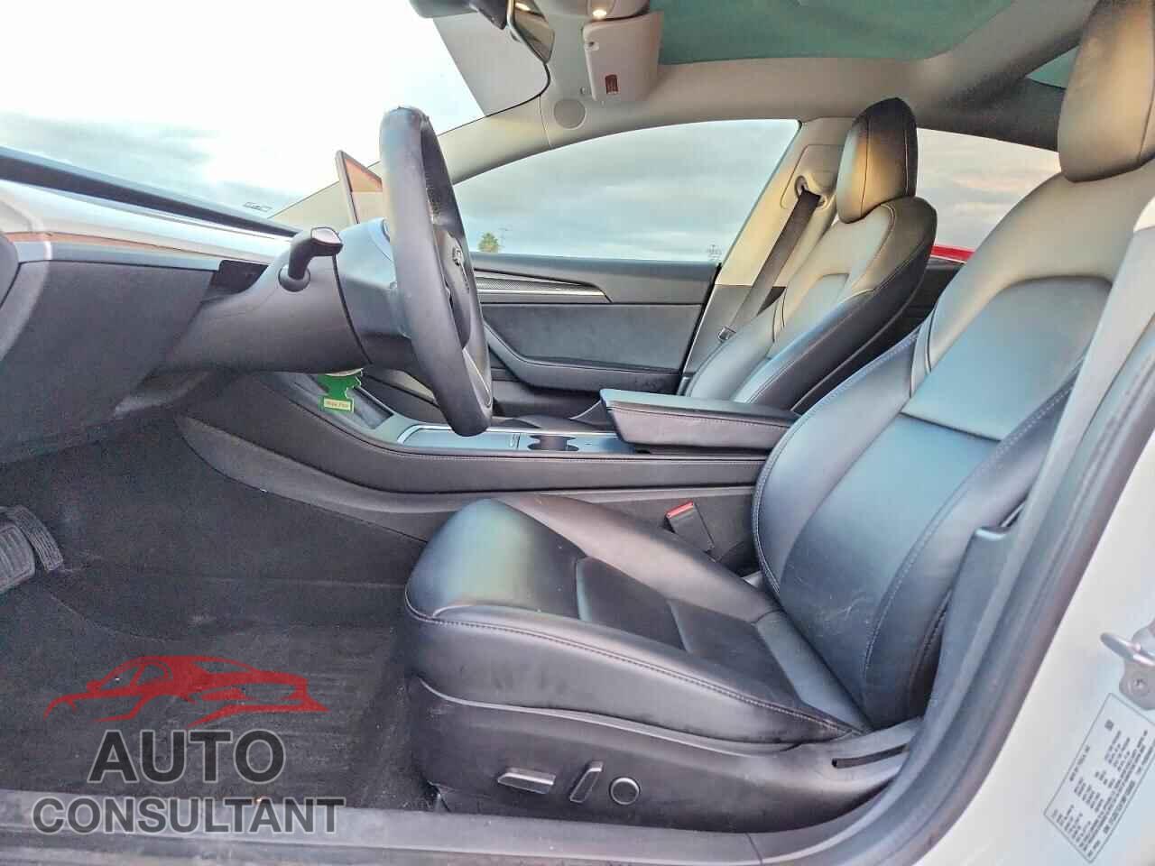 TESLA MODEL 3 2021 - 5YJ3E1EA1MF100489