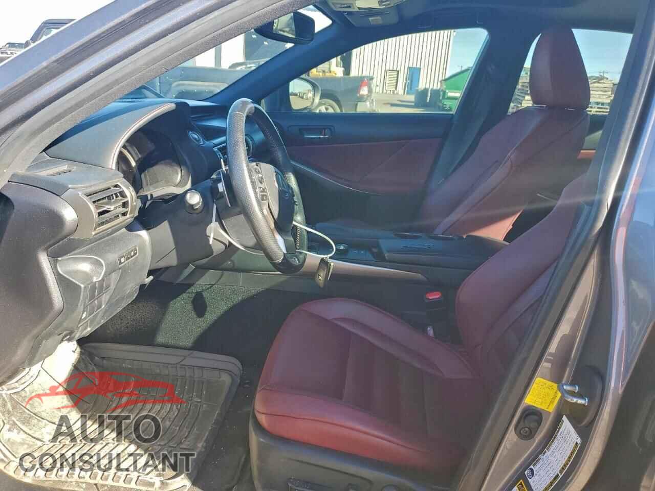 LEXUS IS 2015 - JTHBF1D28F5055931