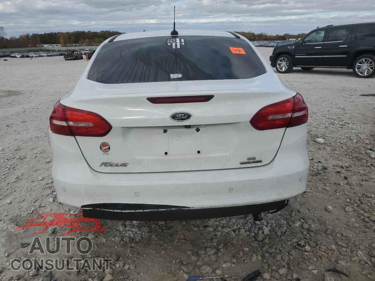 FORD FOCUS 2015 - 1FADP3F25FL247759