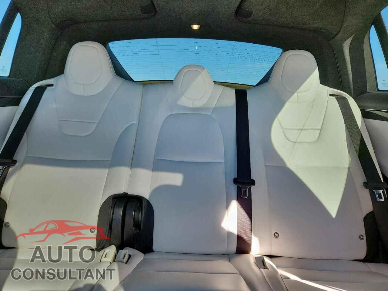 TESLA MODEL X 2017 - 5YJXCDE26HF037185