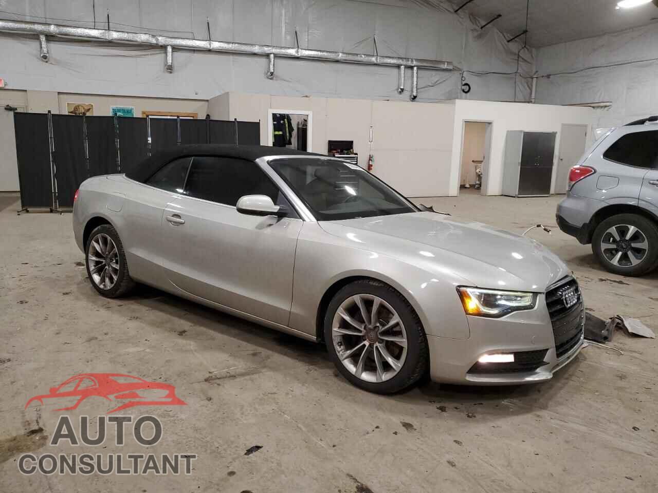 AUDI A5 2013 - WAUJFAFH4DN017380