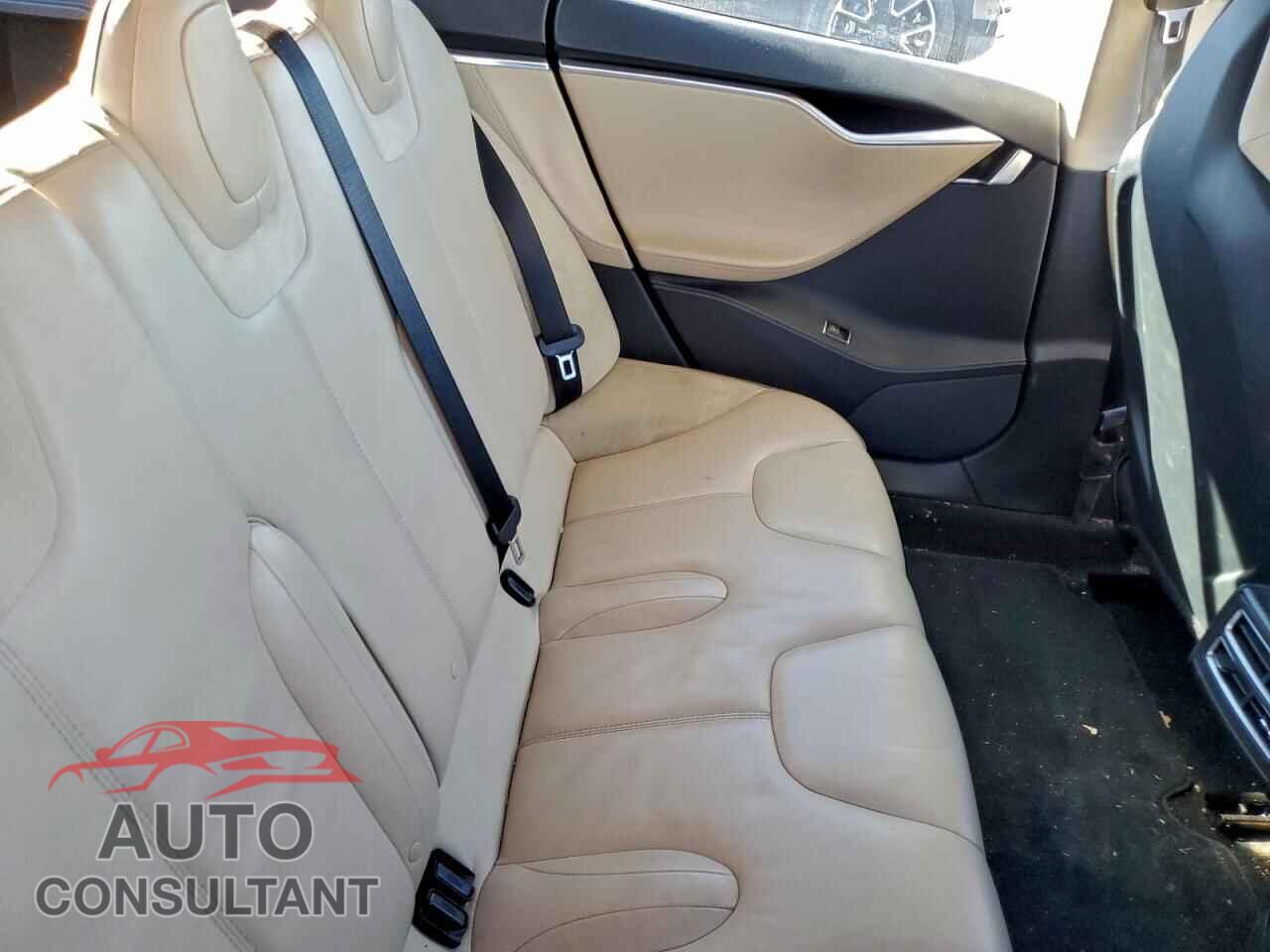 TESLA MODEL S 2013 - 5YJSA1DP6DFP25824