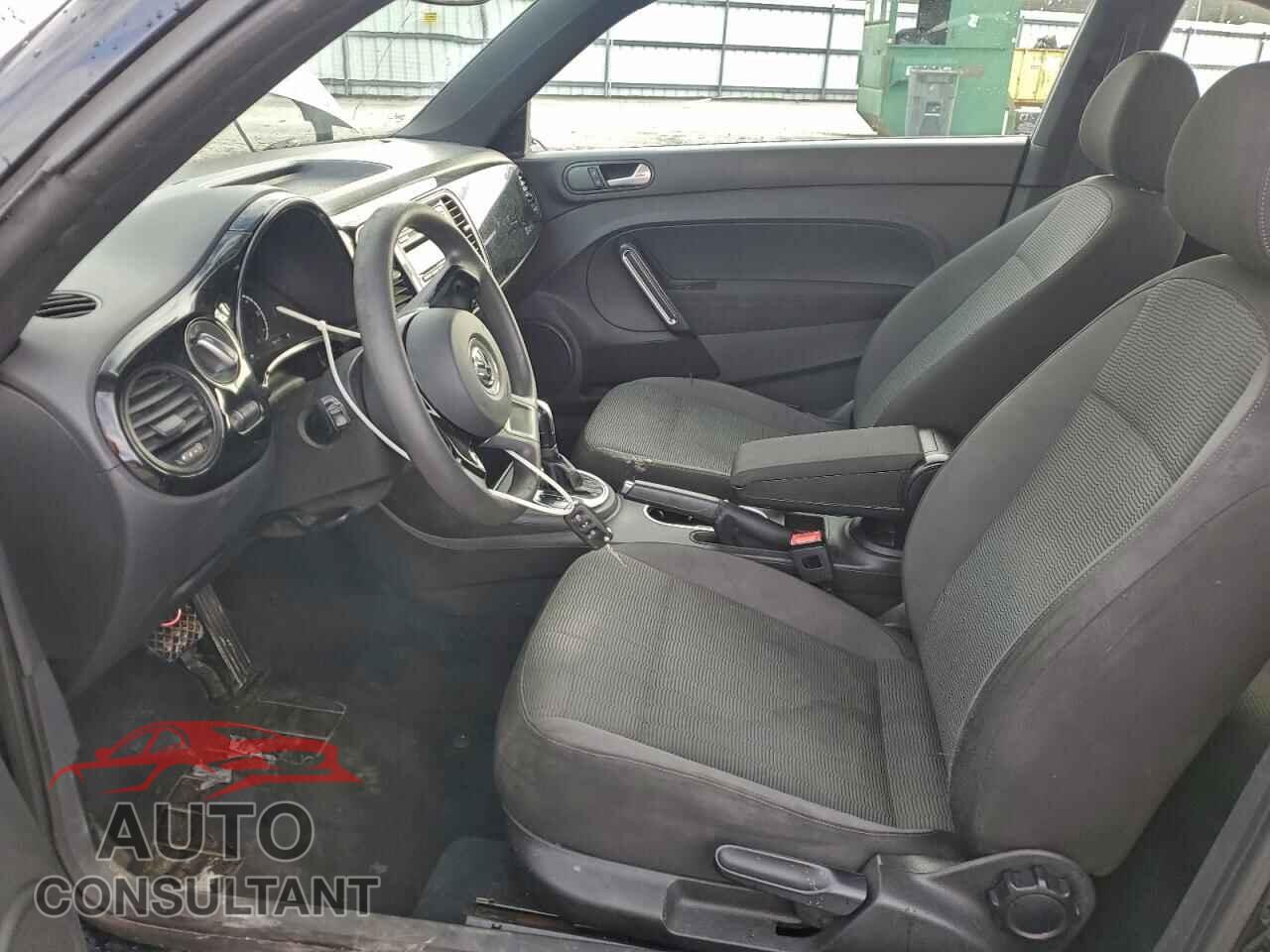VOLKSWAGEN BEETLE 2014 - 3VWFP7AT6EM628802