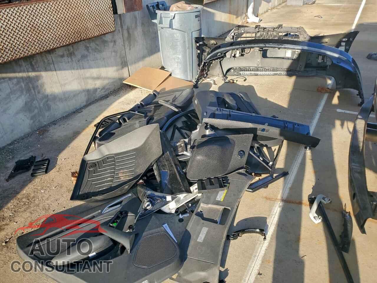 AUDI Q3 2016 - WA1EFCFS8GR012041