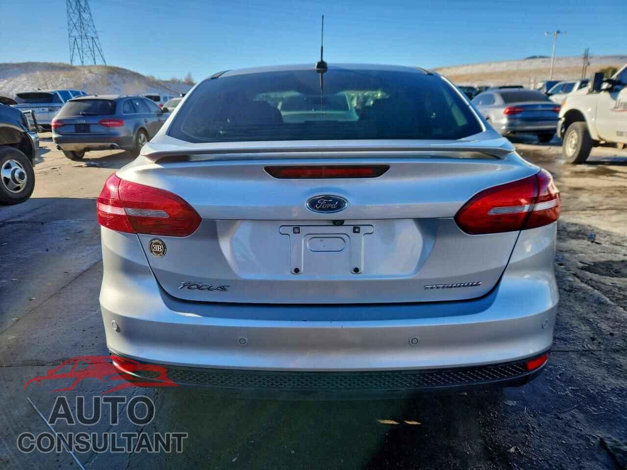 FORD FOCUS 2017 - 1FADP3J29HL272058