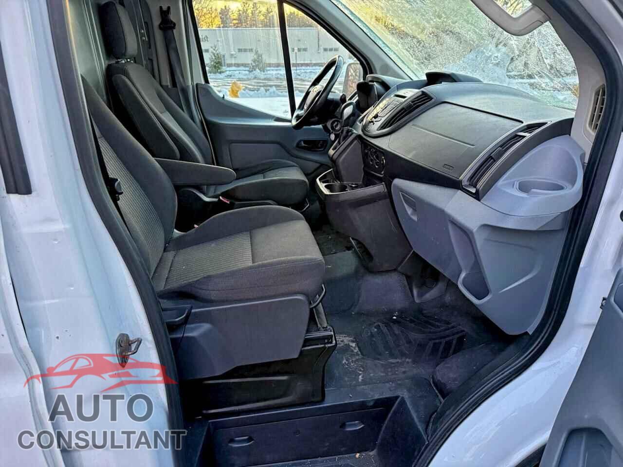 FORD TRANSIT 2015 - 1FTNE1YM4FKB00880