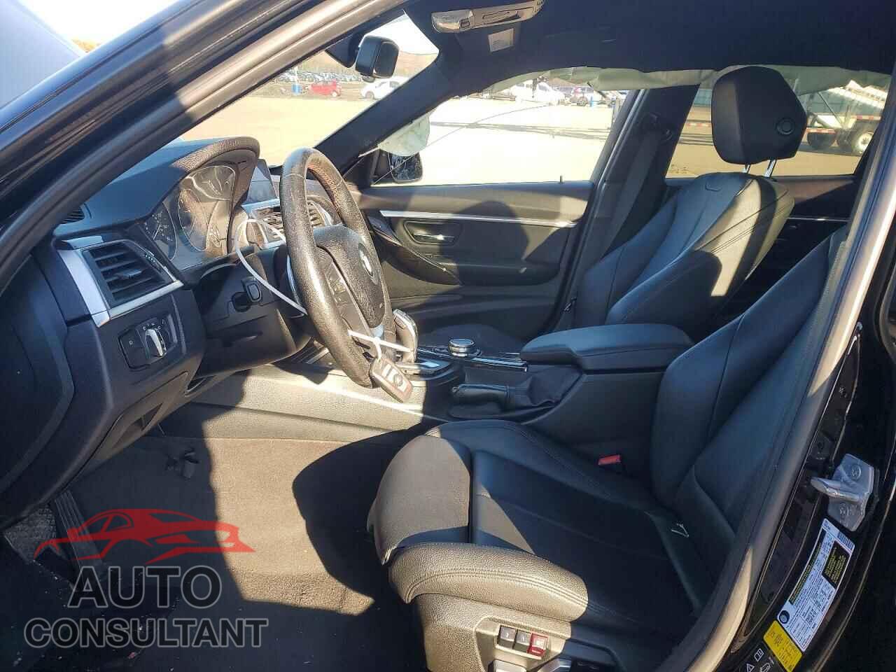 BMW 3 SERIES 2016 - WBA8E3G58GNU02429