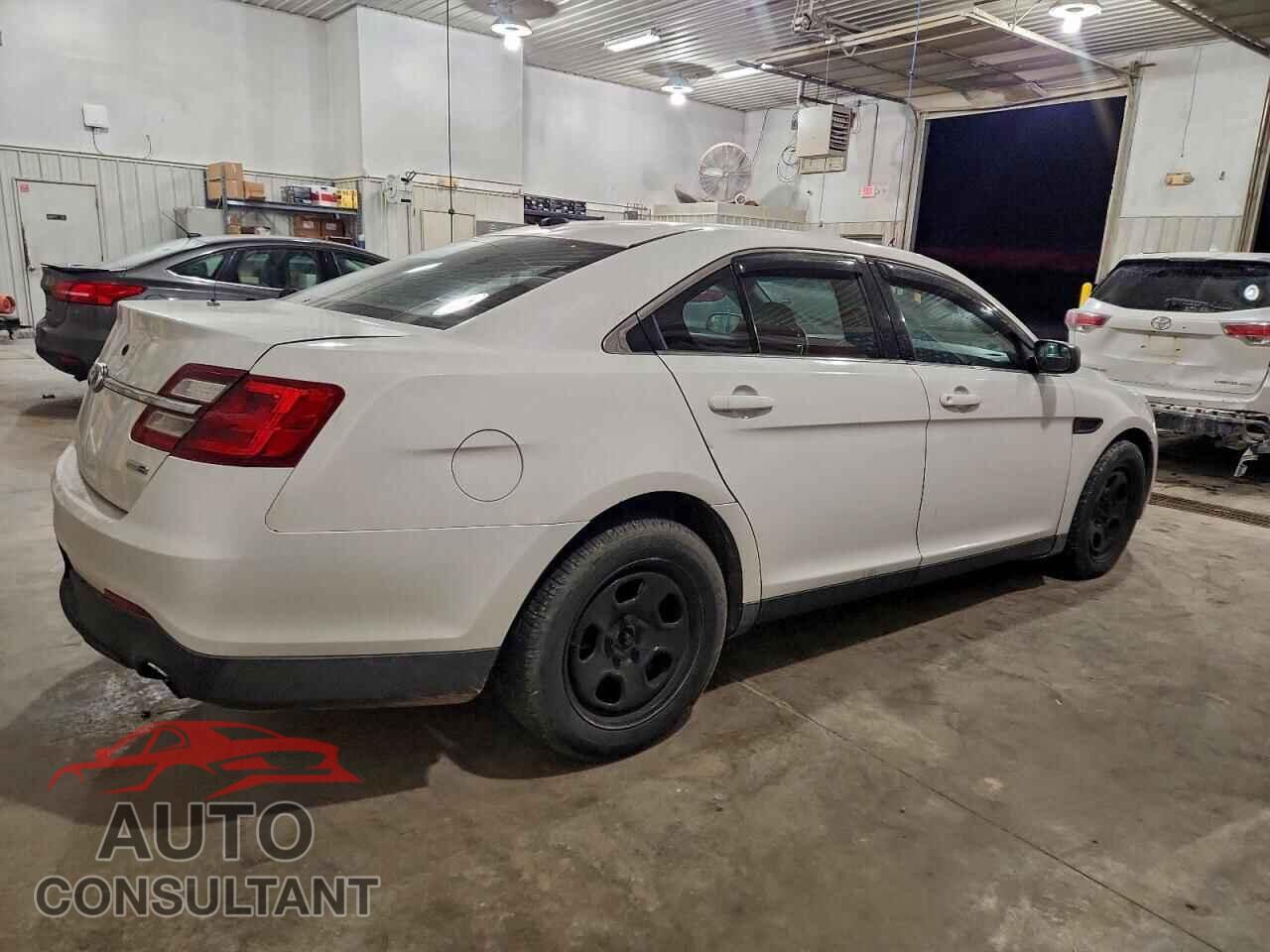 FORD TAURUS 2013 - 1FAHP2M82DG130472