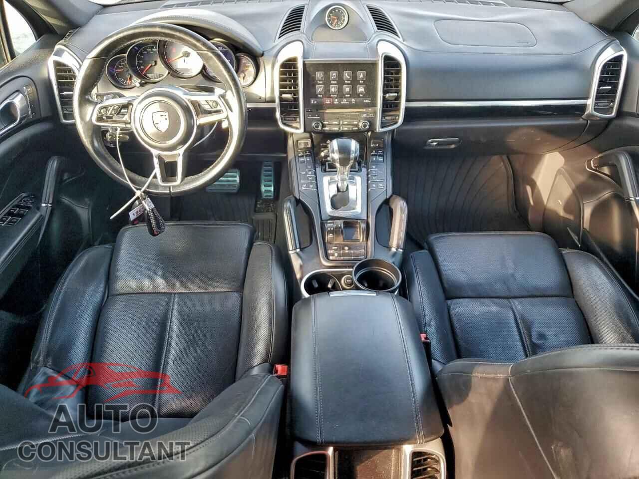 PORSCHE CAYENNE 2017 - WP1AB2A23HLA53732