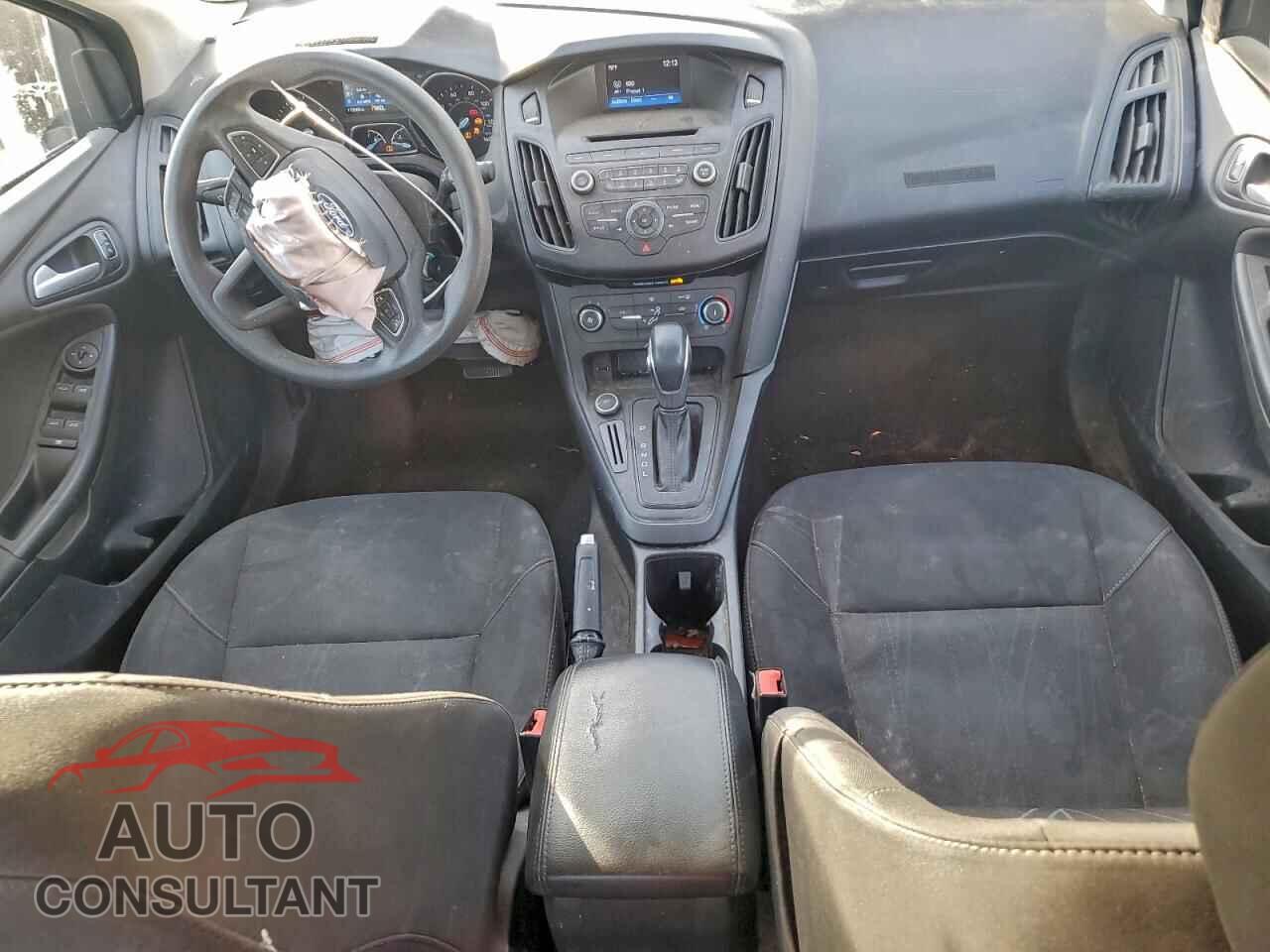 FORD FOCUS 2017 - 1FADP3F23HL219655