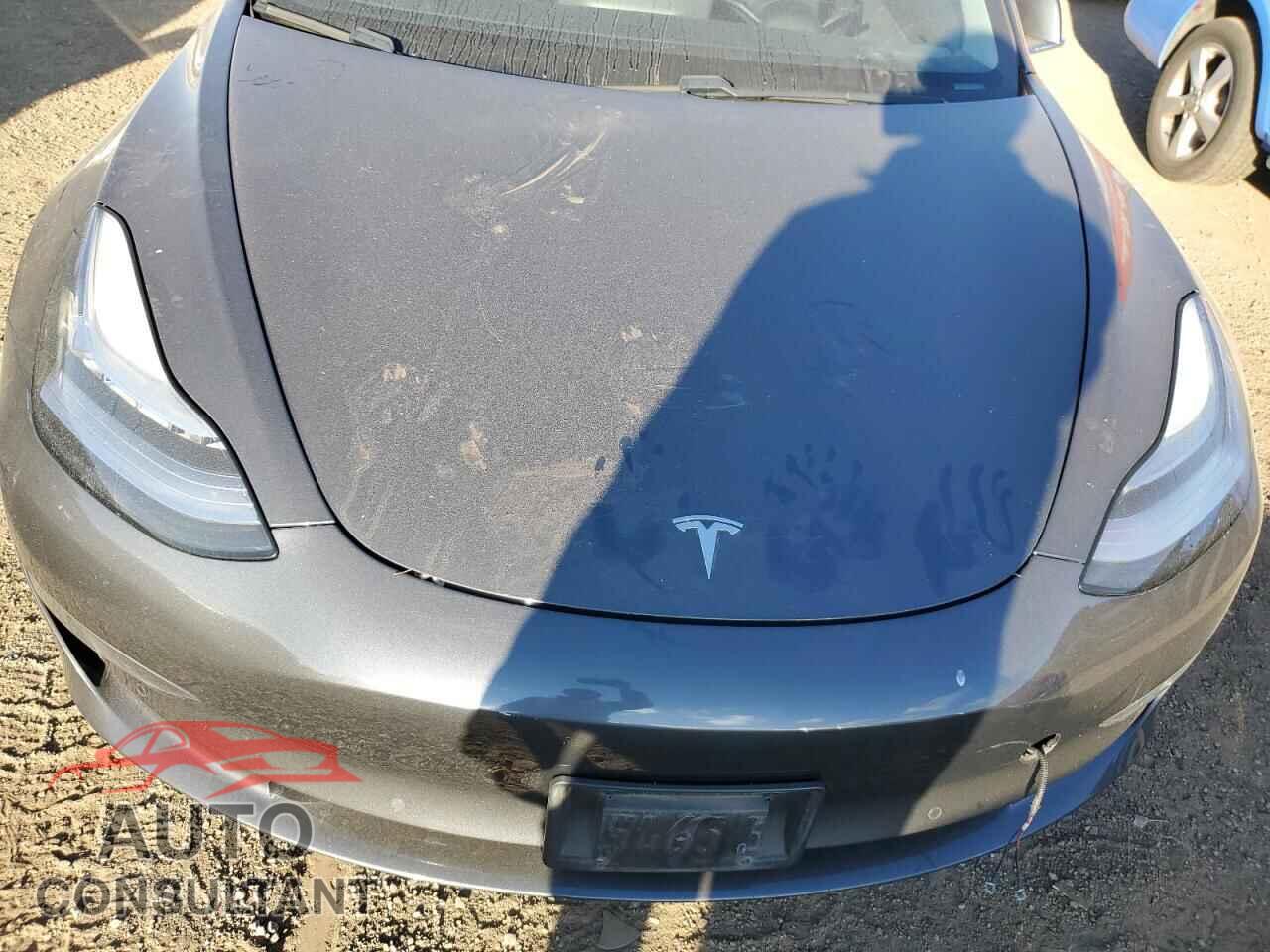 TESLA MODEL 3 2020 - 5YJ3E1EAXLF784876