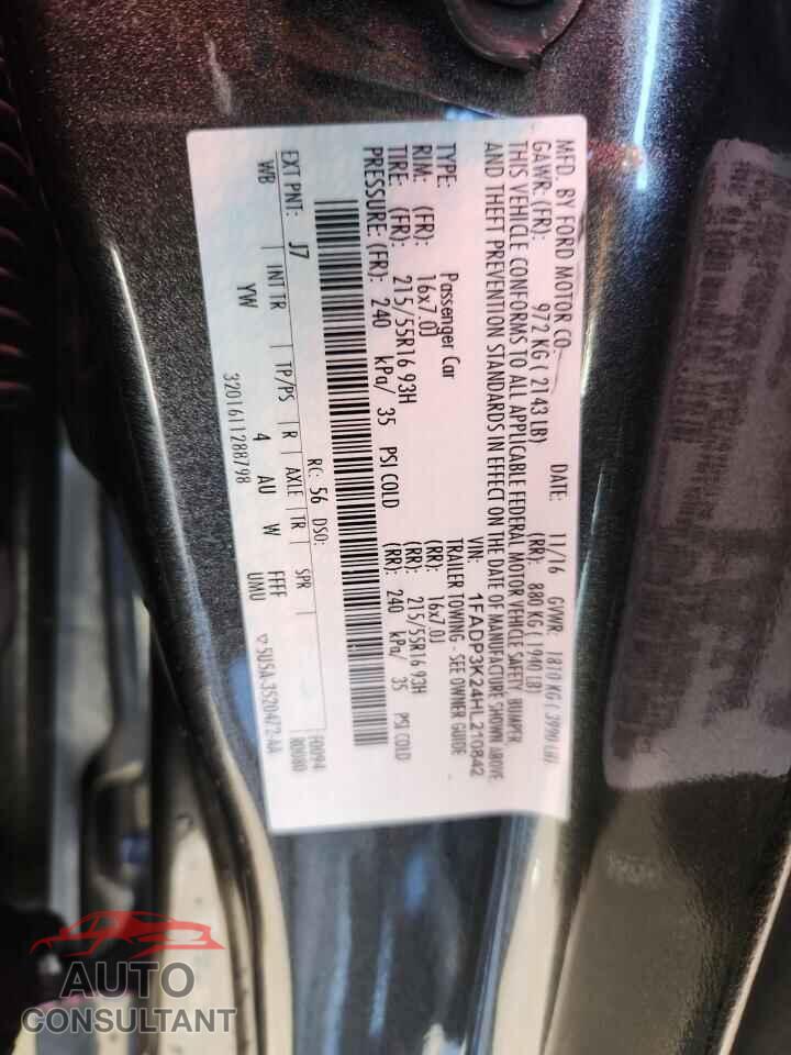 FORD FOCUS 2017 - 1FADP3K24HL210842