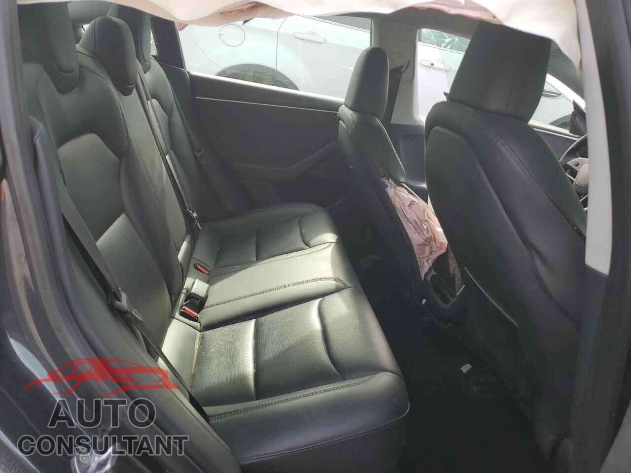 TESLA MODEL 3 2025 - 5YJ3E1EBXSF903971