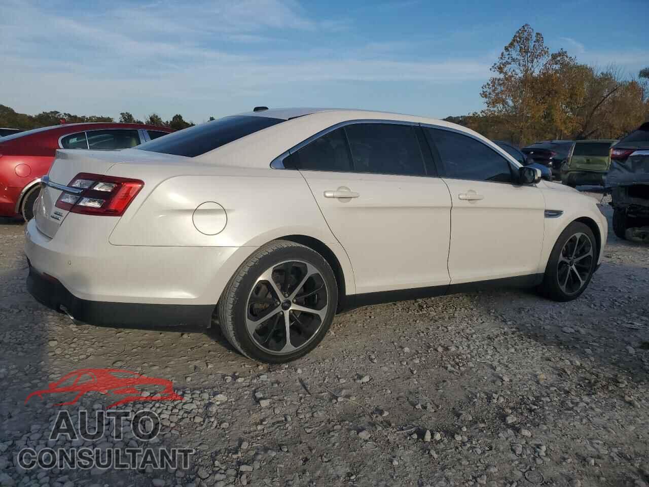 FORD TAURUS 2015 - 1FAHP2E81FG180006