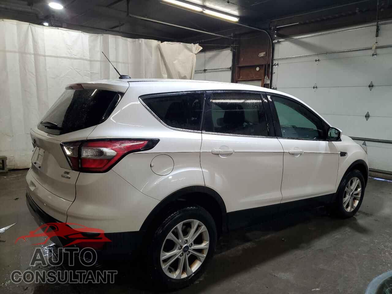 FORD ESCAPE 2017 - 1FMCU9GD9HUE70655