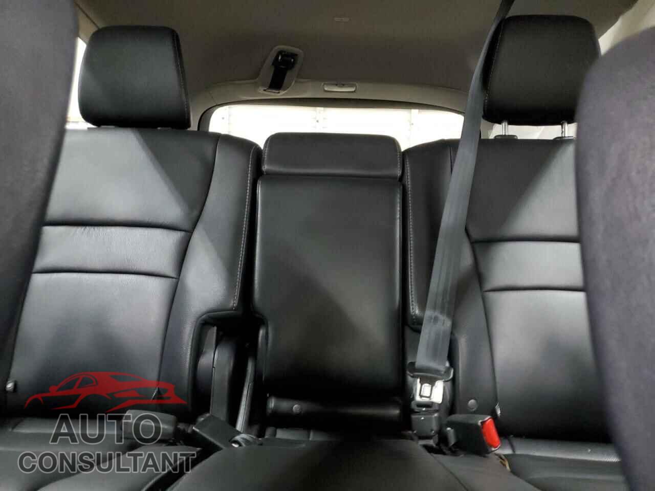 HONDA PILOT 2017 - 5FNYF6H55HB016308