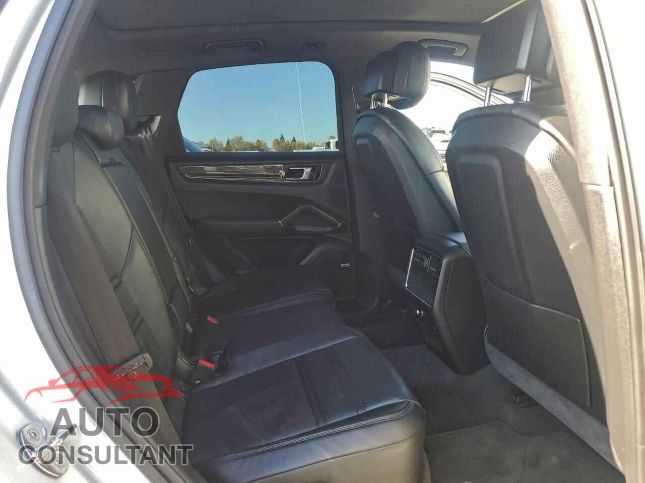 PORSCHE CAYENNE 2019 - WP1AA2AY3KDA12929