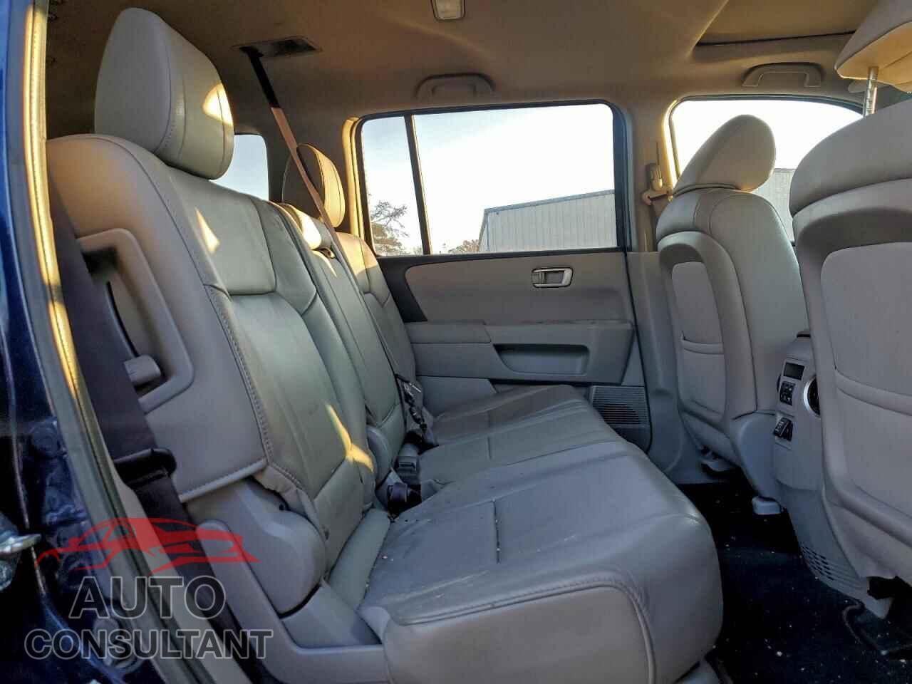 HONDA PILOT 2015 - 5FNYF3H50FB028989