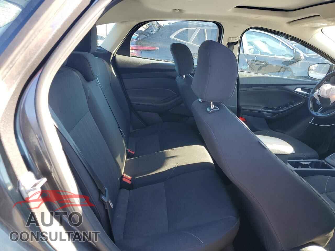 FORD FOCUS 2017 - 1FADP3M20HL311213