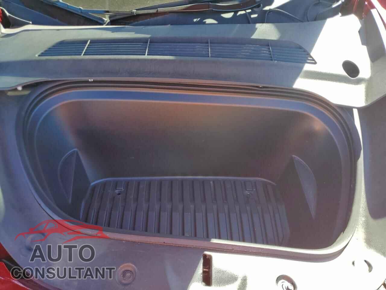 TESLA MODEL Y 2024 - 7SAYGDEE6RA306516