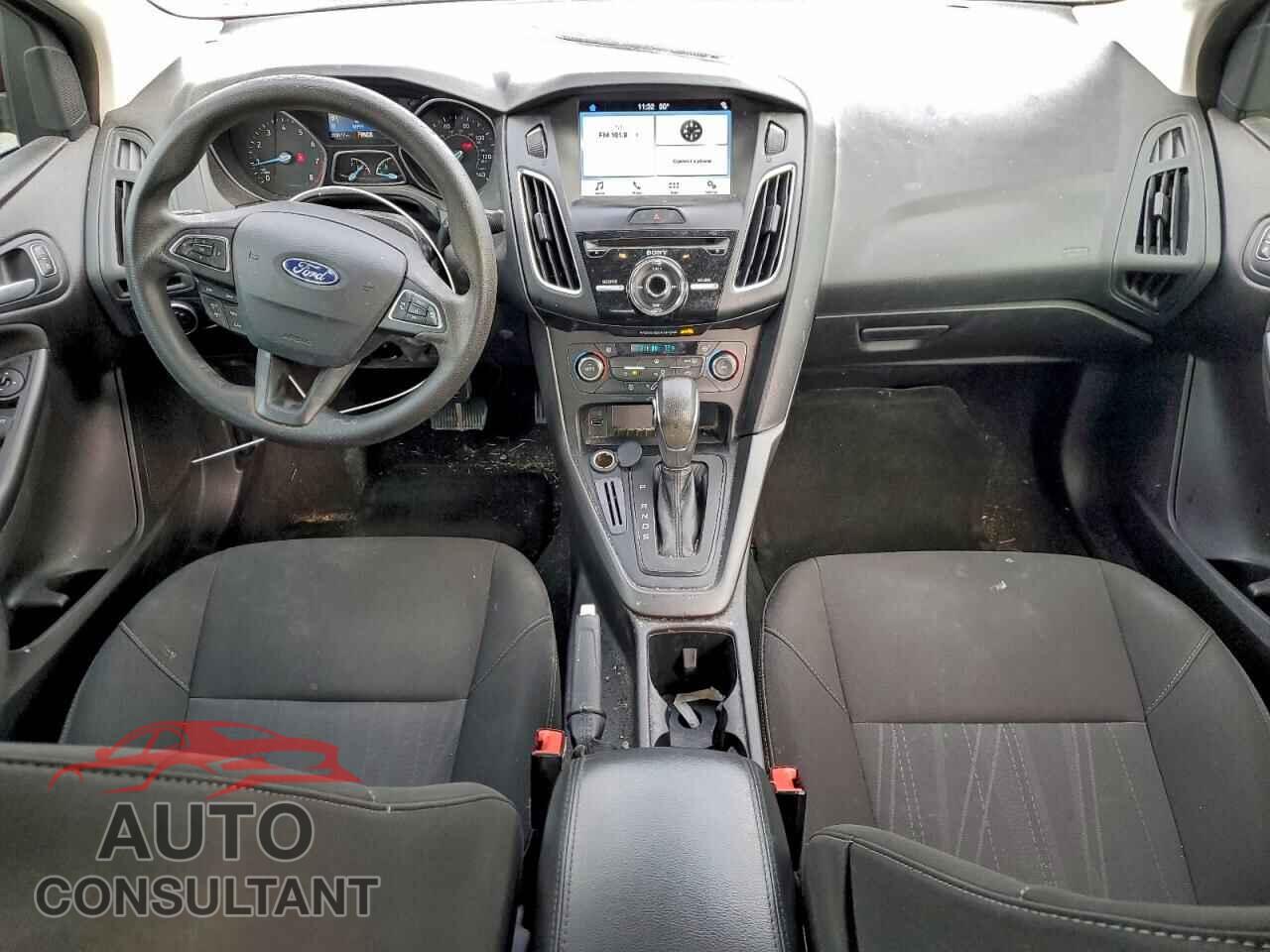 FORD FOCUS 2017 - 1FADP3H21HL256183