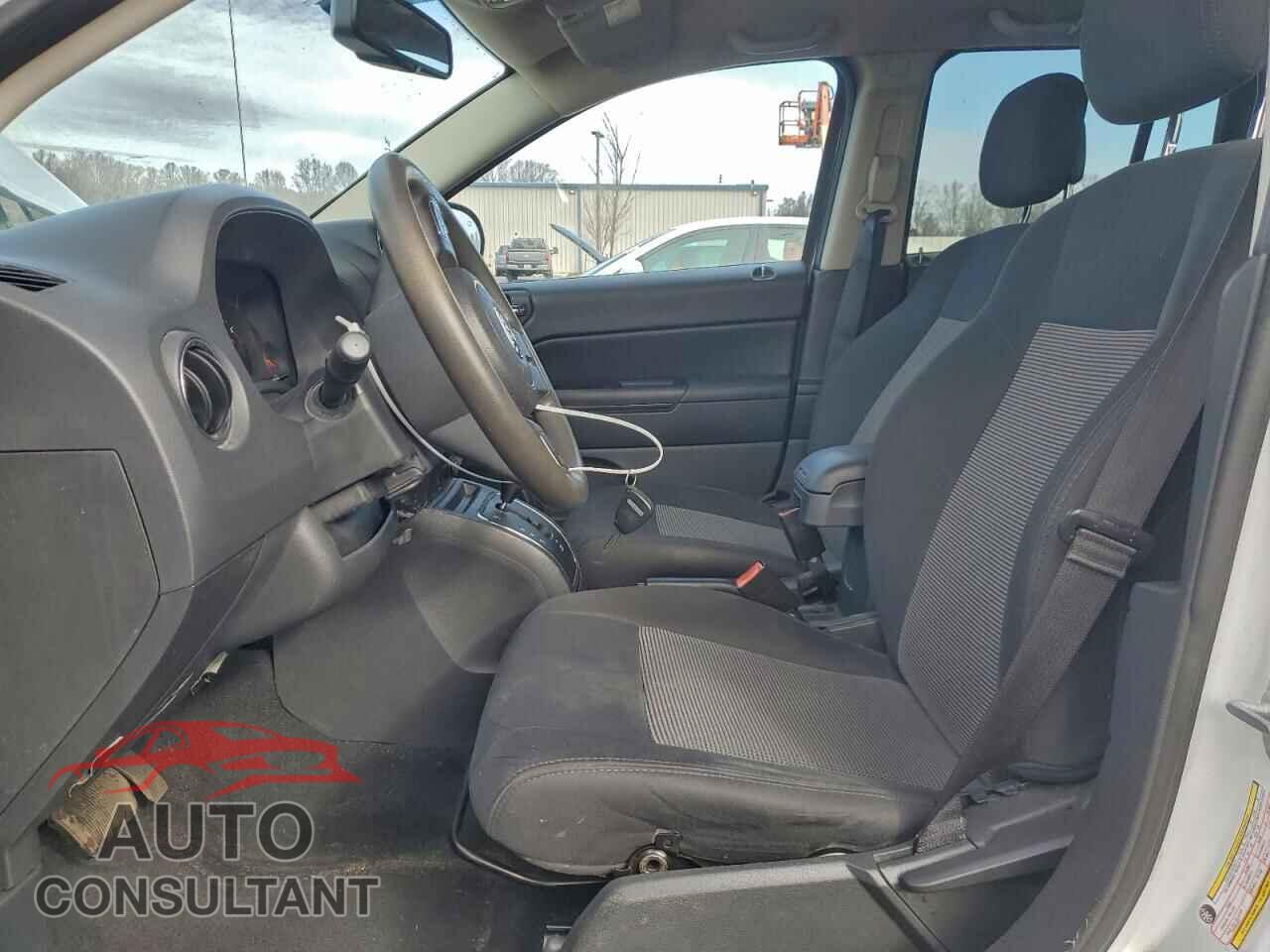 JEEP COMPASS 2011 - 1J4NF1FB5BD280023