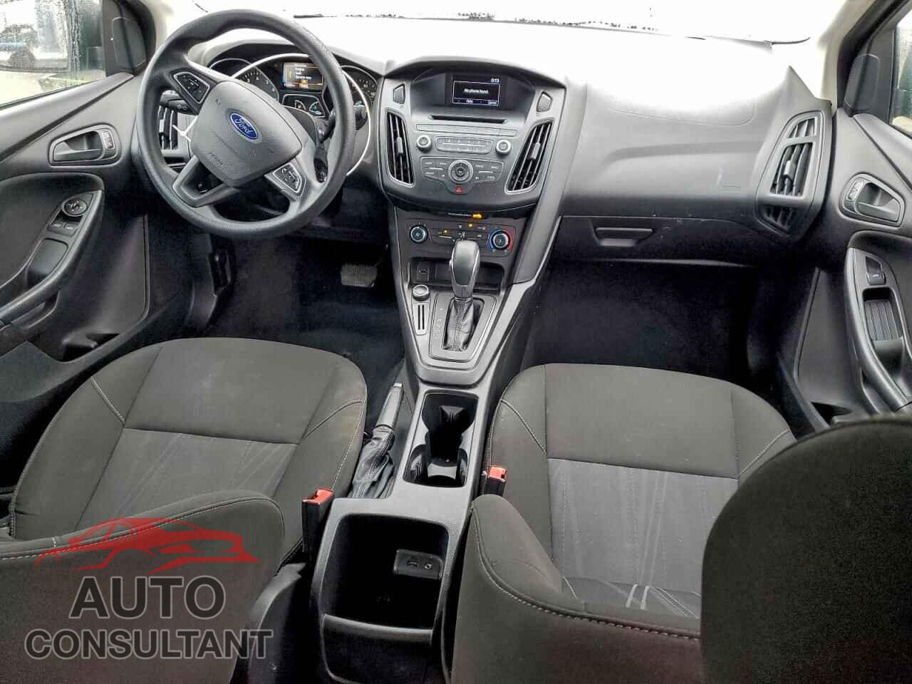 FORD FOCUS 2015 - 1FADP3E27FL222167