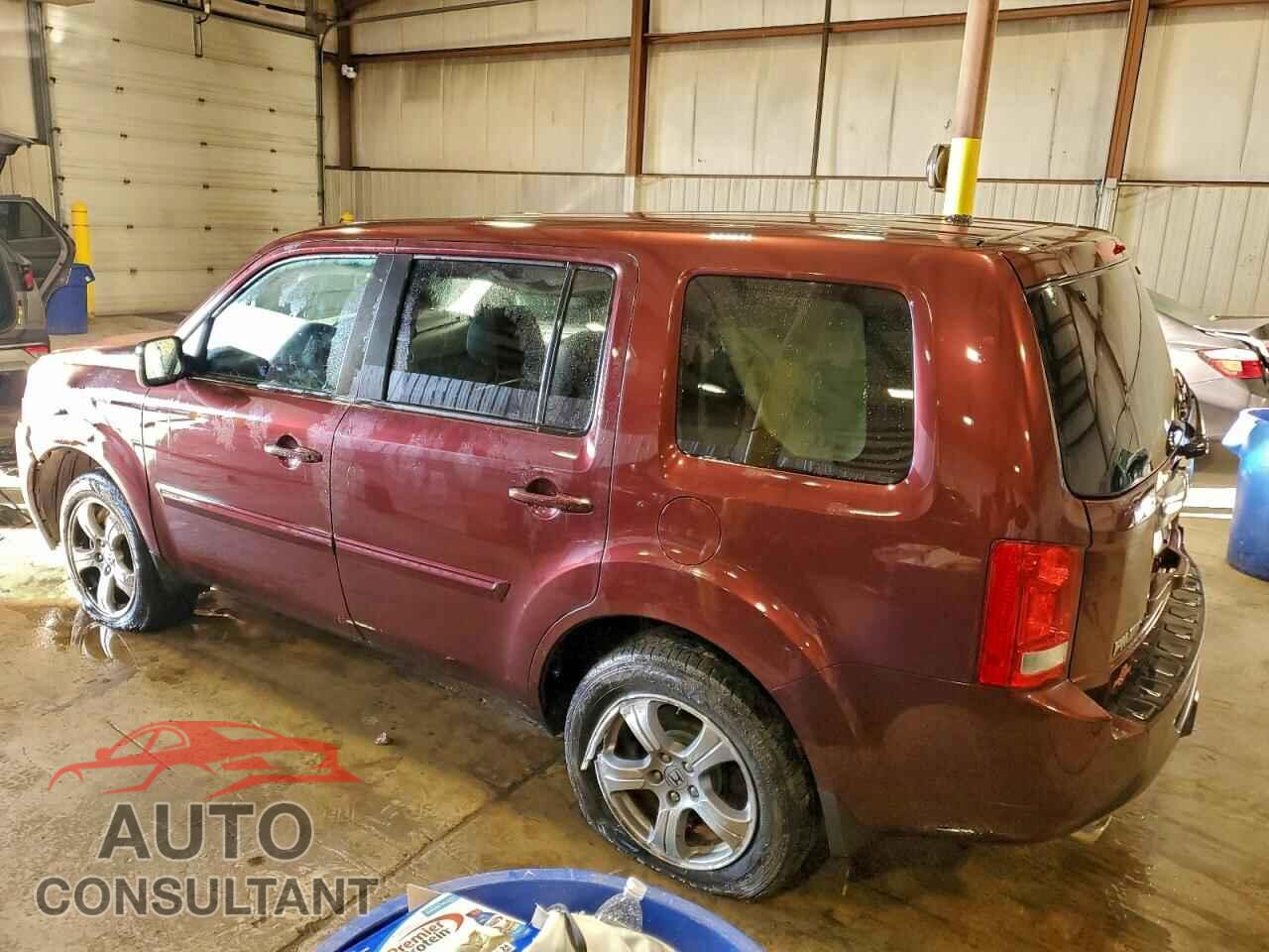 HONDA PILOT 2013 - 5FNYF4H50DB011029