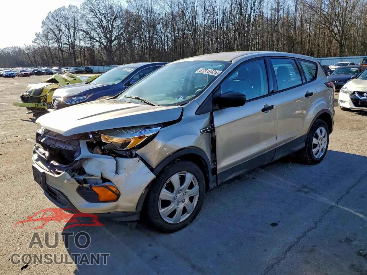 FORD ESCAPE 2017 - 1FMCU0F79HUC06455
