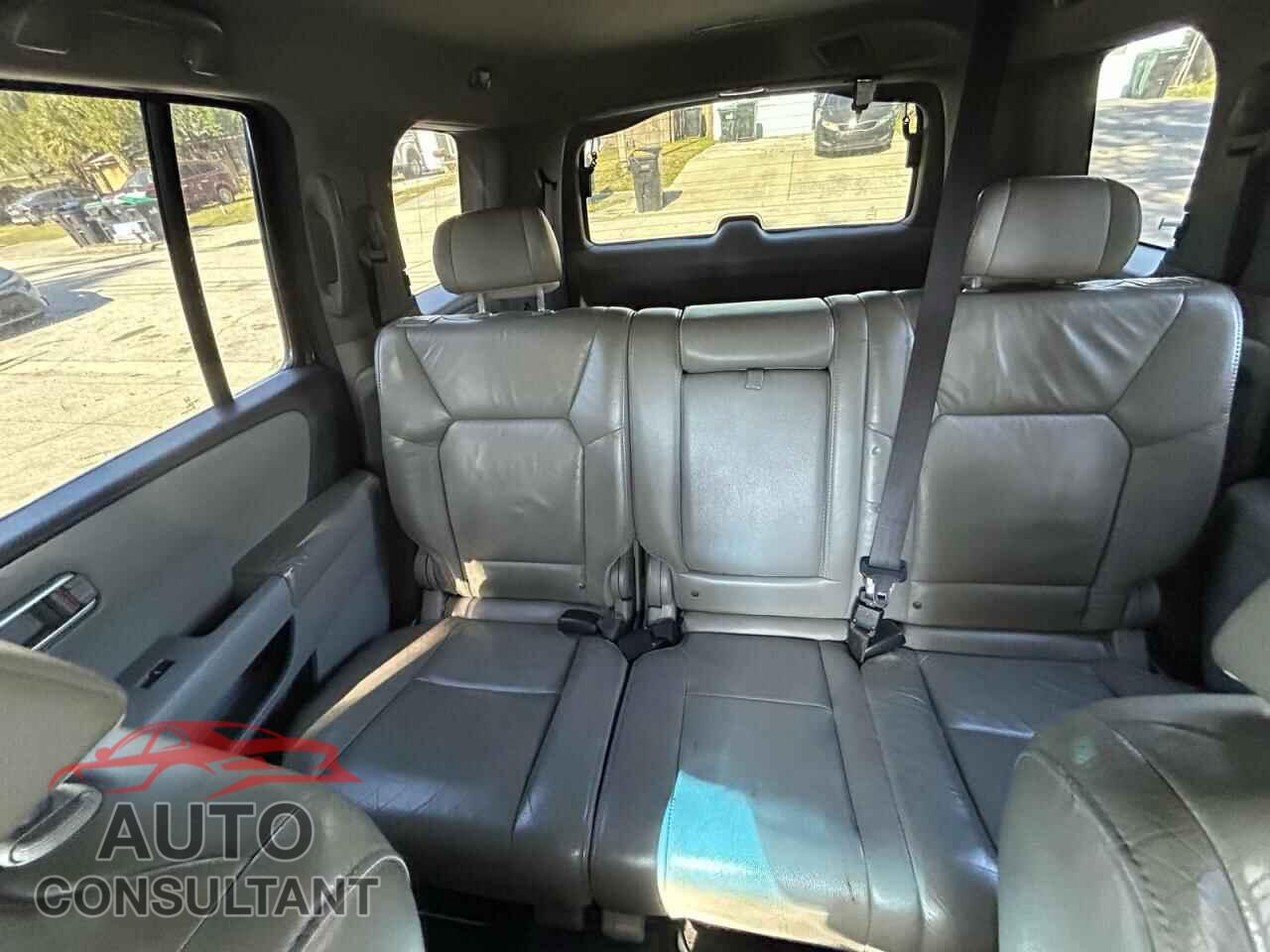 HONDA PILOT 2011 - 5FNYF3H50BB032258