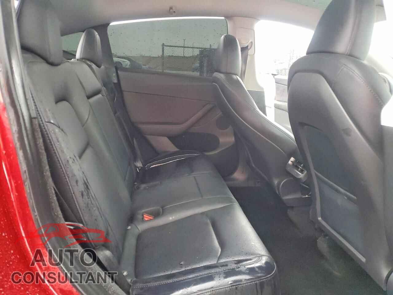 TESLA MODEL Y 2024 - 7SAYGDEE4RF071620